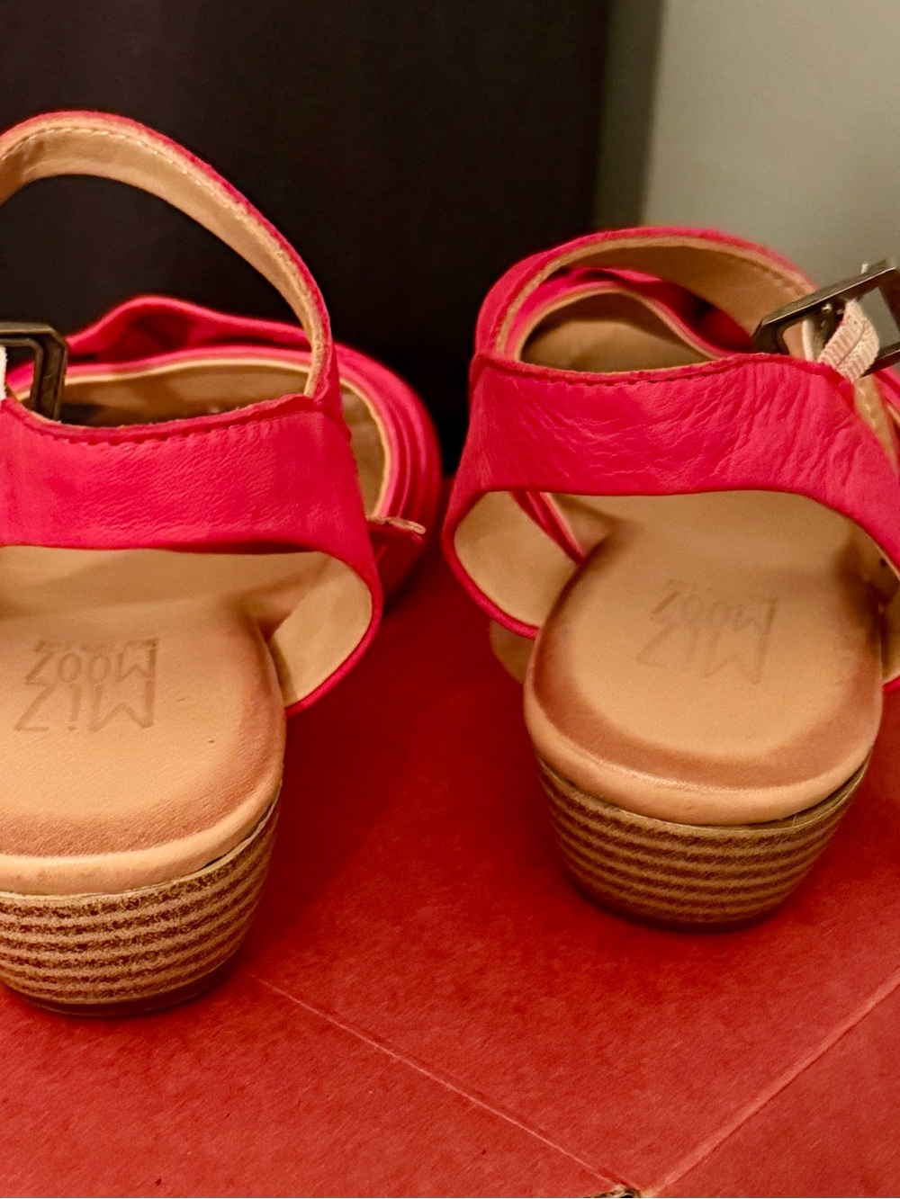 Miz Mooz Red Leather Knot Sandals - Picture 4 of 5